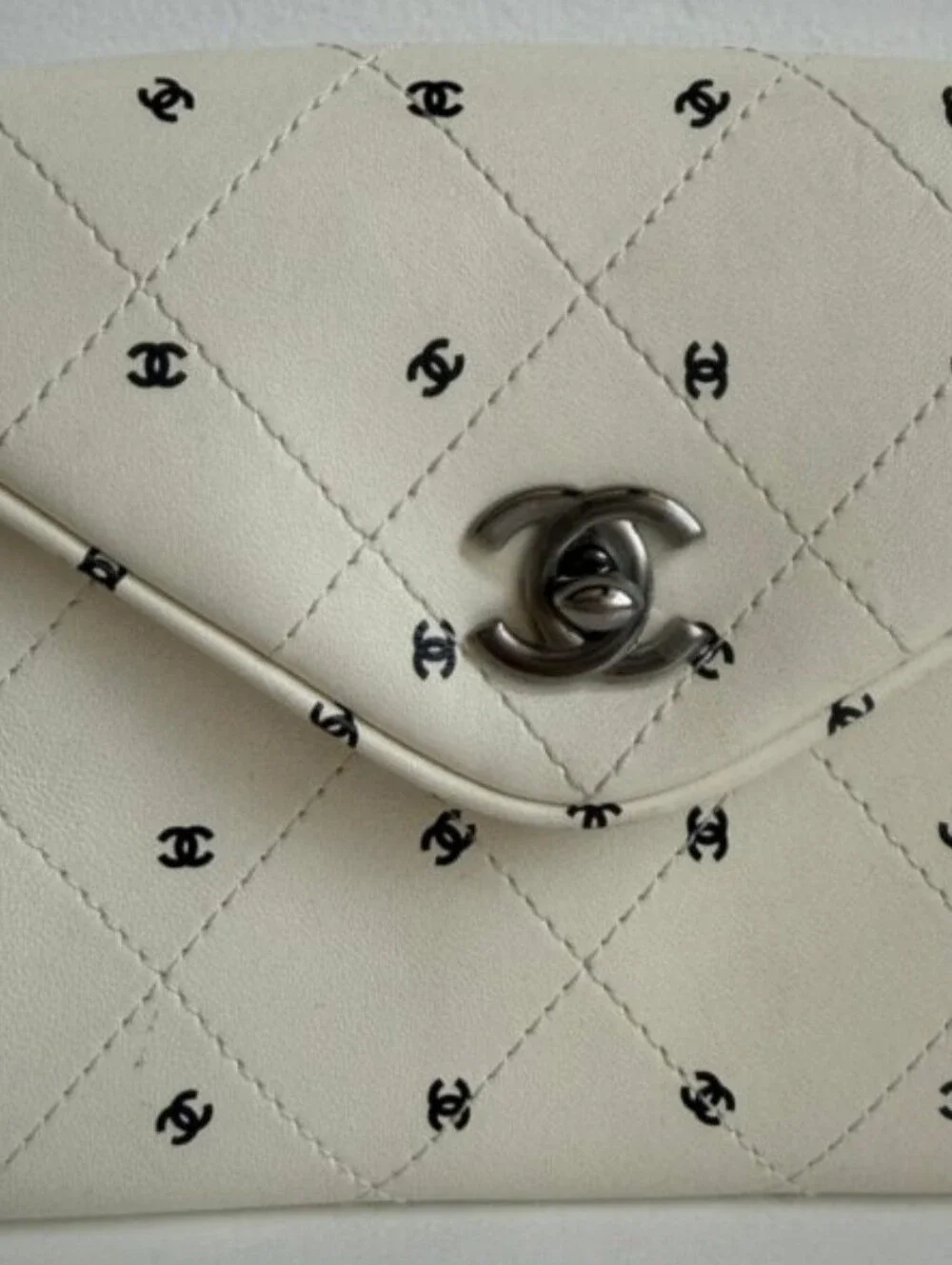 Printed Lambskin Logo CC Envelope Clutch With Chain White